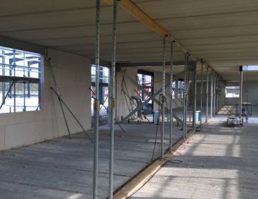 Erection of the walls of the new Spinder building in Drachten. 