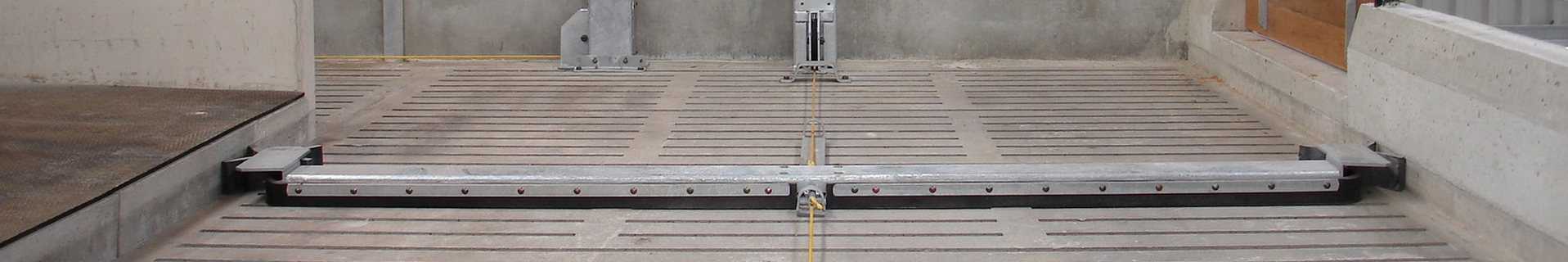 Control panels for Spinder rope-driven manure scraper installation