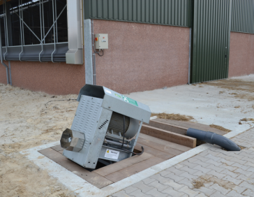 electric powered manure mixer